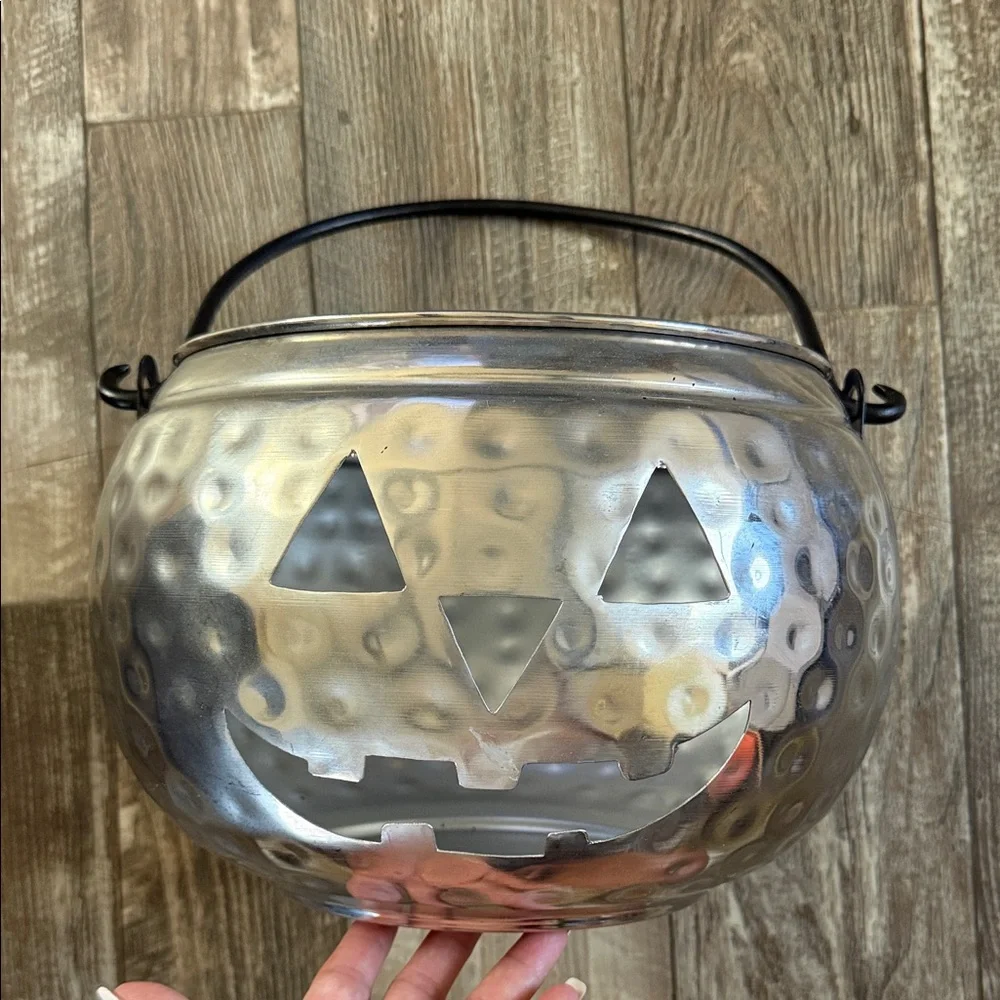LARGE PUMPKIN Jack O Lantern Halloween Pail Silver Hammered Cauldron With Handle
